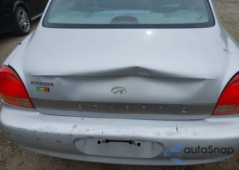 2001 Hyundai Sonata z USA, uszkodzony, nr VIN KMHWF25S21A379802